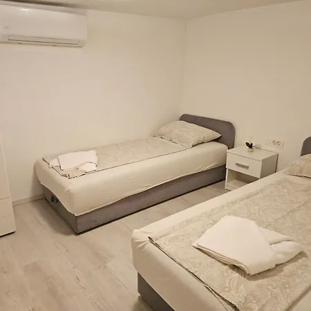 Ela 6 Piran