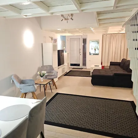 Apartment Ela 6 Piran